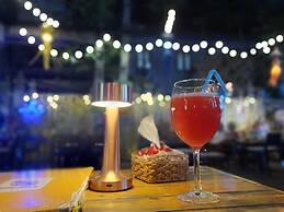 Cha Na Stay at Merry V