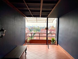 Cha Na Stay at Merry V