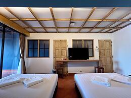 Cha Na Stay at Merry V