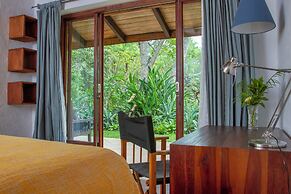 Bougainvillea Retreat
