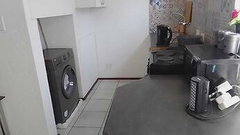 One Bedroom Unit In Central Sandton