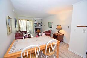 Park Place 101 2 Bedroom Condo by RedAwning