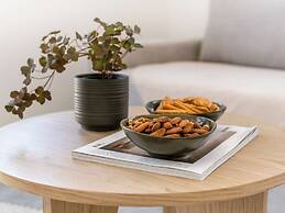 Sanders Paros Gardens