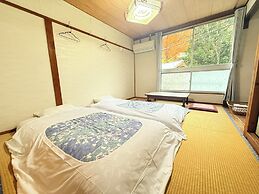 Guesthouse KAZURABASHI