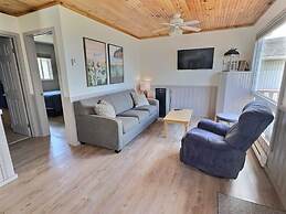 Cavendish Bosom Buddies Cottage Resort