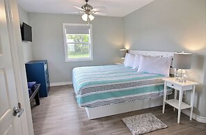 Cavendish Bosom Buddies Cottage Resort