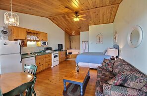 Cavendish Bosom Buddies Cottage Resort