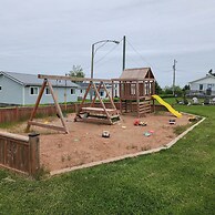 Cavendish Bosom Buddies Cottage Resort