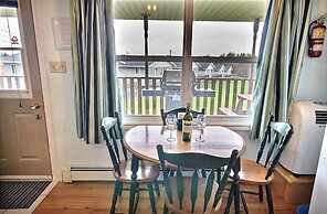 Cavendish Bosom Buddies Cottage Resort