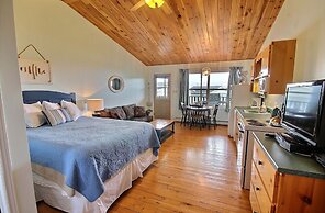 Cavendish Bosom Buddies Cottage Resort