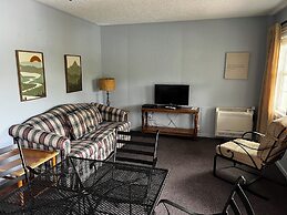 Boundary Waters Resort & Marina