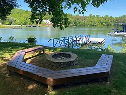 Boundary Waters Resort & Marina