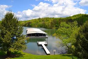 Boundary Waters Resort & Marina