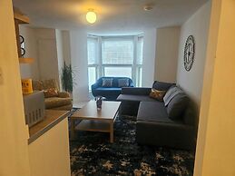 Seaside Haven Coastal Comfort 200m from the Beach