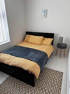 Seaside Haven Coastal Comfort 200m from the Beach