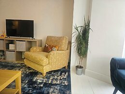 Seaside Haven Coastal Comfort 200m from the Beach