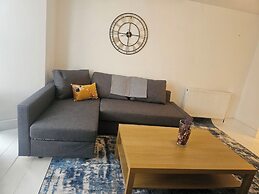 Seaside Haven Coastal Comfort 200m from the Beach