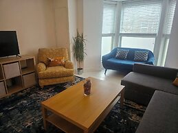 Seaside Haven Coastal Comfort 200m from the Beach