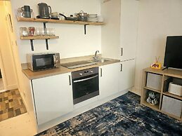 Seaside Haven Coastal Comfort 200m from the Beach