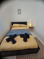 Seaside Haven Coastal Comfort 200m from the Beach