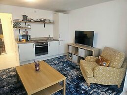 Seaside Haven Coastal Comfort 200m from the Beach