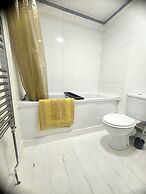 Seaside Haven Coastal Comfort 200m from the Beach