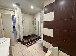 Sky Luxury suite 2bdr  living room