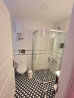 Paris Alacati Butik Otel