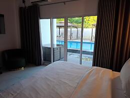 ANIRA Hotel & Suites