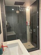 West Broadway guesthouse