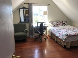 West Broadway guesthouse