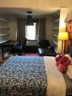 West Broadway guesthouse