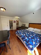 West Broadway guesthouse