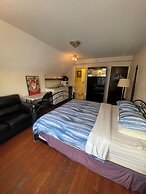 West Broadway guesthouse