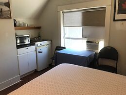 West Broadway guesthouse