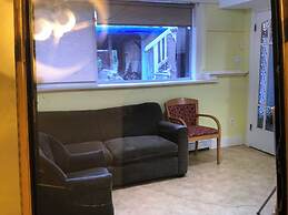 West Broadway guesthouse