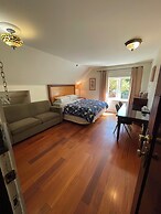 West Broadway guesthouse