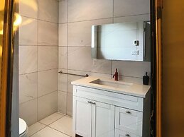 West Broadway guesthouse