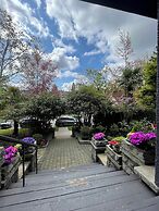 West Broadway guesthouse