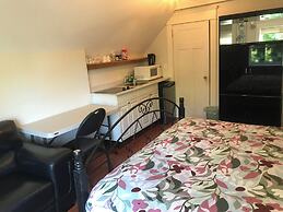 West Broadway guesthouse