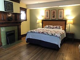 West Broadway guesthouse