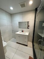 West Broadway guesthouse