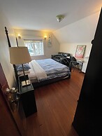 West Broadway guesthouse