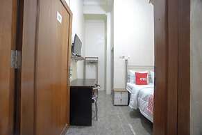 OYO 93987 Suropati 2 Guest House
