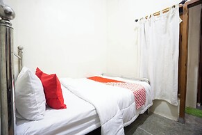 OYO 93987 Suropati 2 Guest House