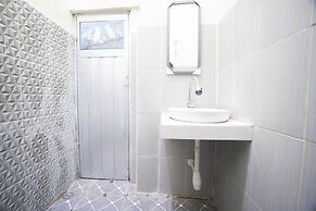 OYO 93987 Suropati 2 Guest House