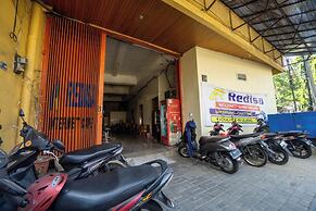 OYO 93987 Suropati 2 Guest House