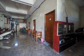 OYO 93987 Suropati 2 Guest House