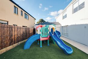 StayAU 6BRM Lakeview Villa Holiday Stay