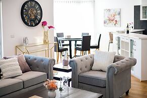 StayAU 6BRM Lakeview Villa Holiday Stay